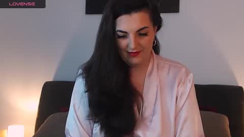 Snapshot of itsyourlady chatting on 12/29/24, 11:29 Melissa Khaan online show from 12/29/24, 11:29