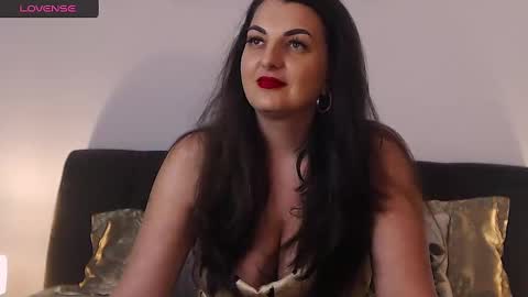 Snapshot of itsyourlady chatting on 01/17/25, 01:13 Melissa Khaan online show from 01/17/25, 01:13