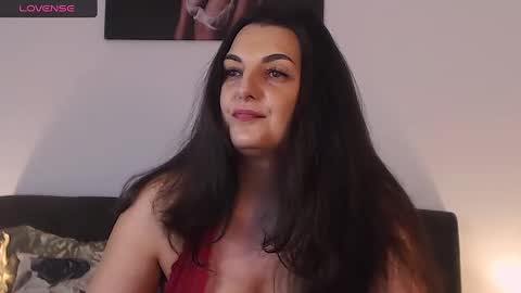 Snapshot of itsyourlady chatting on 02/08/25, 12:28 Melissa Khaan online show from 02/08/25, 12:28