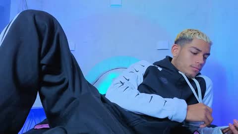 itszairen online show from 04/15/26, 03:57