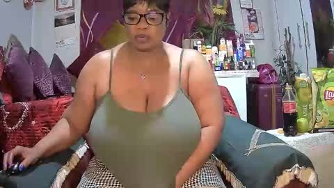 itumeleng74 online show from 11/08/25, 06:29