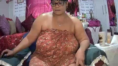 itumeleng74 online show from 02/17/26, 06:21