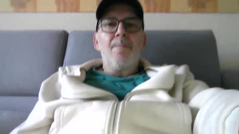 itunixx63 online show from 10/20/25, 07:31