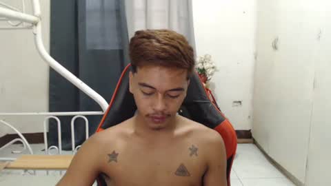 Snapshot of itzme_jhonfred chatting on 07/20/26, 05:33 Jhonfred online show from 07/20/26, 05:33