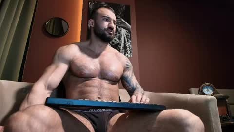 iustinmucle95 online show from 04/17/26, 04:48