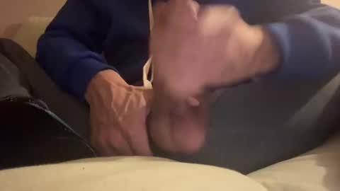 Snapshot of iuuuf2 chatting on 12/15/24, 10:47 Iuuuf2 or Samel online show from 12/15/24, 10:47