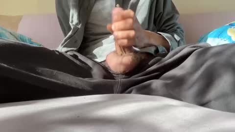 Snapshot of iuuuf2 chatting on 01/15/25, 10:49 Iuuuf2 or Samel online show from 01/15/25, 10:49