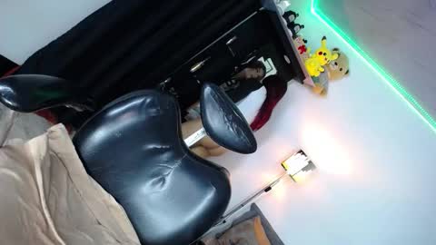 Snapshot of ivan_standford chatting on 11/16/25, 11:10 y online show from 11/16/25, 11:10