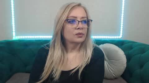 Snapshot of ivanacharm chatting on 04/23/26, 03:52 ivanacharm online show from 04/23/26, 03:52