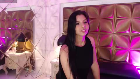 Snapshot of ivanawatson chatting on 03/06/25, 11:53 IvanaWatson online show from 03/06/25, 11:53