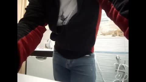 Snapshot of ivanes888 chatting on 12/05/25, 06:26 Mickey online show from 12/05/25, 06:26