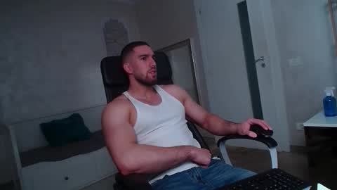 IvanHydee online show from 12/16/25, 05:34