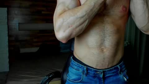 Snapshot of ivanhydee chatting on 05/21/26, 04:30 IvanHydee online show from 05/21/26, 04:30