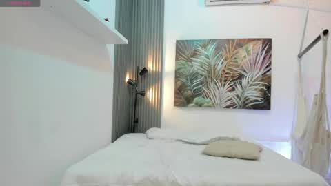 ivania_lua online show from 05/14/26, 11:17