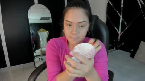 ivannaa18 online show from 11/22/25, 04:00