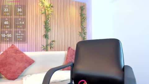Snapshot of ivannafoxx_ chatting on 06/16/26, 12:19 ivanna online show from 06/16/26, 12:19