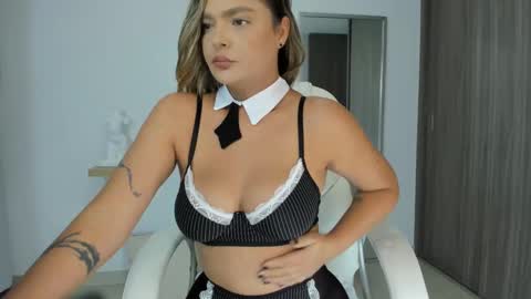 Snapshot of ivannasaenzcute chatting on 03/11/25, 12:54 Ivanna online show from 03/11/25, 12:54