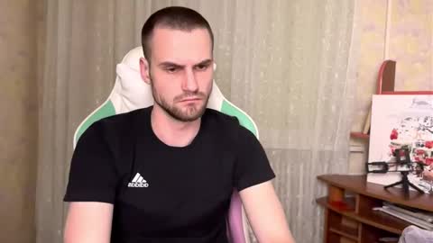 Snapshot of iveran_love1 chatting on 12/14/25, 06:56 iveran online show from 12/14/25, 06:56