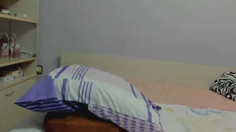 Iveta online show from 01/11/25, 03:34