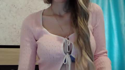 Snapshot of ivetta911 chatting on 10/15/25, 07:19 ivetta911 online show from 10/15/25, 07:19