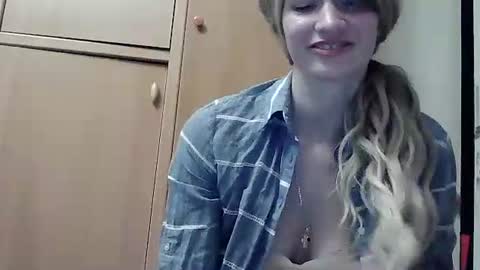 Snapshot of ivetta911 chatting on 11/12/25, 01:55 ivetta911 online show from 11/12/25, 01:55