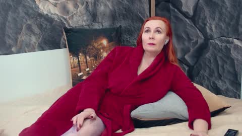 Snapshot of ivettasplash chatting on 11/27/25, 01:18 IrennaSplash online show from 11/27/25, 01:18