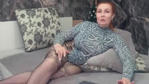 Snapshot of ivettasplash chatting on 12/20/25, 02:18 IrennaSplash online show from 12/20/25, 02:18