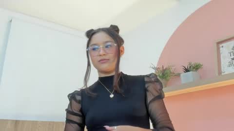 I V E T T E online show from 05/21/26, 08:49