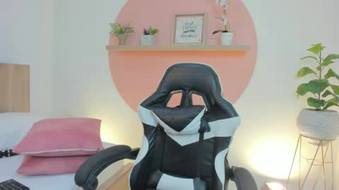 I V E T T E online show from 05/25/26, 08:59
