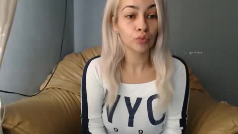 Snapshot of ivoivo1 chatting on 09/09/25, 05:40 RosseEssor online show from 09/09/25, 05:40