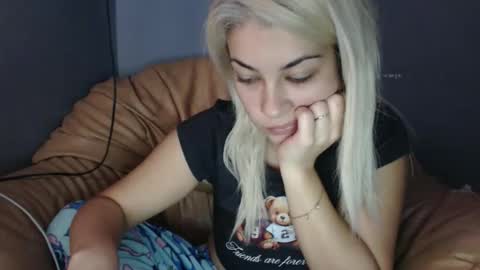 Snapshot of ivoivo1 chatting on 10/28/25, 05:11 RosseEssor online show from 10/28/25, 05:11