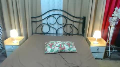 ivone_twinkle online show from 10/17/25, 06:38