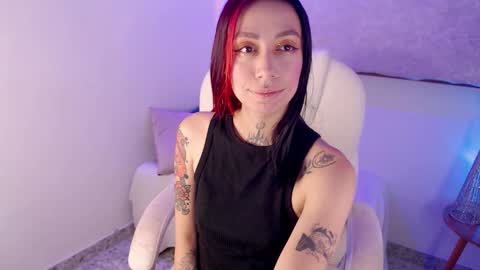 Ivonne  online show from 11/19/25, 01:22