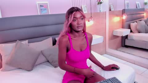 Ivonne Duval  online show from 04/04/26, 01:30