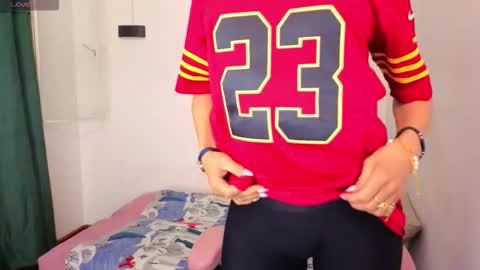 IVONNE online show from 12/04/25, 02:54