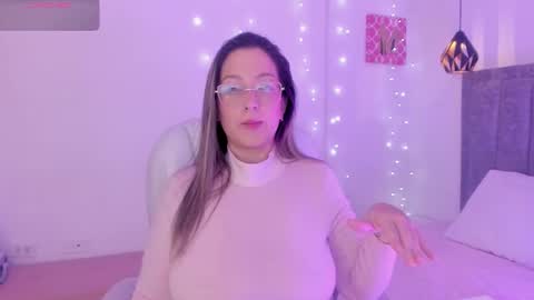 Snapshot of ivonny_04 chatting on 01/07/26, 04:04 N A T H A L Y online show from 01/07/26, 04:04