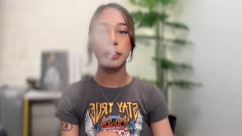 Snapshot of ivorycollins chatting on 11/19/25, 01:27 kirstenelsie online show from 11/19/25, 01:27