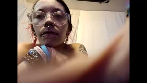 ivorytrixx online show from 12/16/25, 06:07