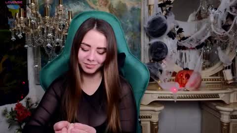 Snapshot of ivorywood_ chatting on 11/10/25, 04:28 ivorywood_ online show from 11/10/25, 04:28