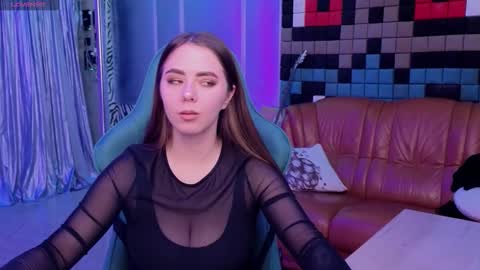 Snapshot of ivorywood_ chatting on 11/27/25, 02:41 ivorywood_ online show from 11/27/25, 02:41