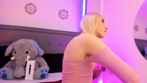 ivi rosse  online show from 07/10/26, 01:47