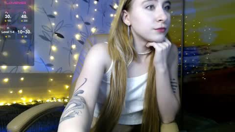 Snapshot of ivy_dean_ chatting on 03/05/25, 10:43 Ivy online show from 03/05/25, 10:43