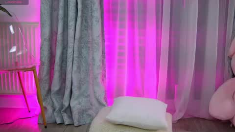 Ivy Myaa online show from 04/18/26, 10:21