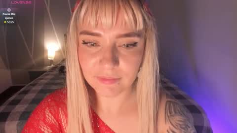 Snapshot of ivy_ragnar chatting on 12/17/25, 04:51 Pamela online show from 12/17/25, 04:51