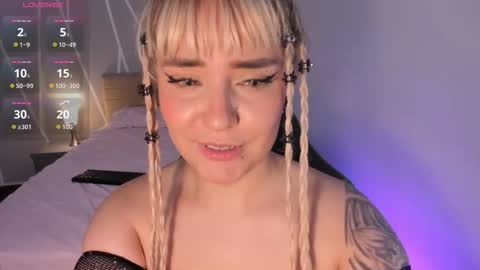 Snapshot of ivy_ragnar chatting on 12/19/25, 02:18 Pamela online show from 12/19/25, 02:18