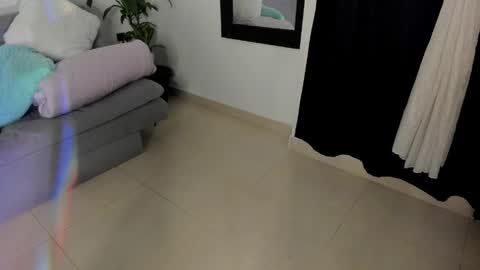 I V Y online show from 04/08/26, 01:38