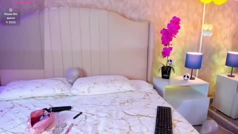 Ivy  online show from 11/26/25, 08:10