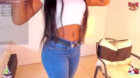 Snapshot of ivybliss8 chatting on 12/17/24, 04:21 i v y  b l i s s online show from 12/17/24, 04:21