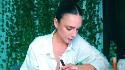 Miss Ivy online show from 12/08/24, 05:11