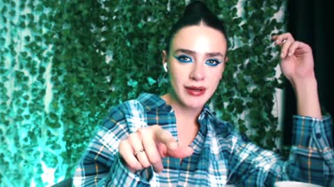 Miss Ivy online show from 12/22/24, 11:09